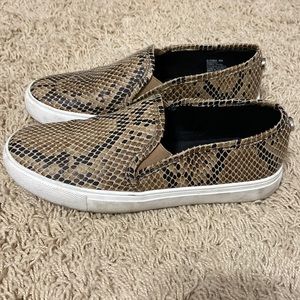 Steve Madden slip on sneakers, size 6